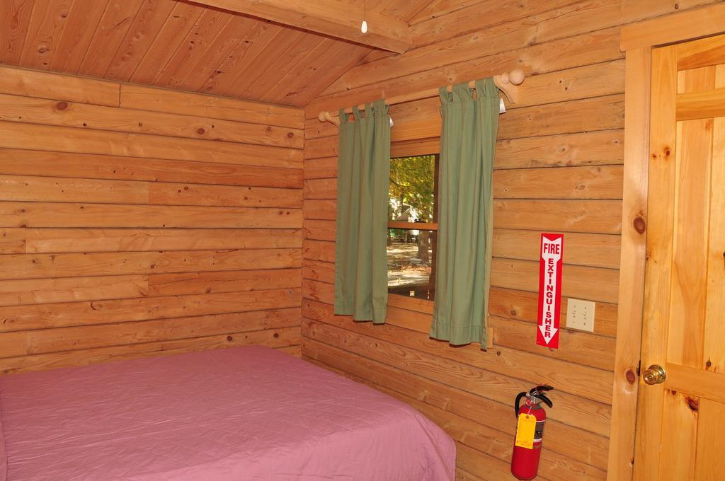 Tranquil Timbers Cabin 11 Sturgeon Bay Exterior photo
